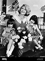 Dorothy Malone, with her daughters, Diane Bergerac, left, and Mimi ...