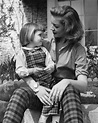 Lauren Bacall with daughter, Leslie Golden Age Of Hollywood, Vintage ...