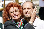 Sofía Loren abraza a su hijo Edoardo | Revista de Verano | EL PAÍS