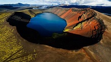 The crater lake of an extinct volcano - Chungarata, Chile [1920x1080 ...