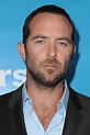 Sullivan Stapleton - Biography, Height & Life Story | Super Stars Bio