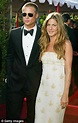 Jennifer Aniston gets engaged to Justin Theroux... accepting the ...
