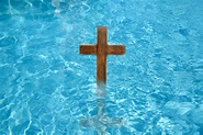 El bautismo en las aguas por inmersión - Iglesia Universal