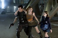 Movie Review: Resident Evil: Apocalypse (2004) - As Vast as Space and ...