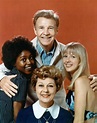 The Cast of Ozzie's Girls - Sitcoms Online Photo Galleries