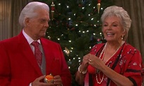 Doug and Julie Trim the Horton Christmas Tree on Days of Our Lives ...