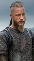 Ragnar | Ragnar vikings, Guerrier viking, Ragnar lothbrok vikings