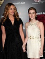 Julia Roberts et Emma Roberts à la première de Valentine's Day le 8 ...
