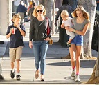 Reese Witherspoon Takes Her Kids Out to Lunch | Pictures | POPSUGAR ...