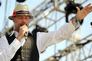 Tragically Hip Singer Gordon Downie Reveals Terminal Brain Cancer ...