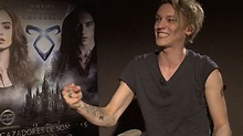 Entrevista Jamie Campbell Bower : Jamie Campbell Bower, Lily Collins ...