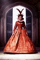 ELIZABETH: THE GOLDEN AGE | Hollywood costume, Elizabethan dress ...