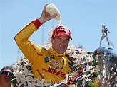 Ryan Hunter-Reay wins Indy 500 in dramatic finish - CBS News