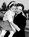 Judy Garland with daughter Liza Minnelli, 1952 - Remember the 50s