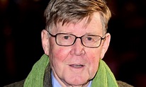 Alan Bennett contemplates losing friends and the Queen in 2022 diary ...