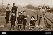 El rey Jorge V y sus primeros cuatro hijos - escena campestre ...