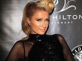 Offenherzig: Paris Hilton geht ohne Slip zur Party | Promiflash.de