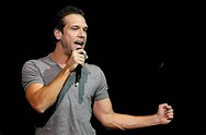 Top 10 Essential Stand-up Comedians