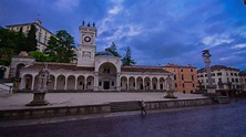 Time-lapse Udine (piazza Libertà) - YouTube