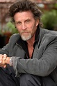 John Glover - Quelle est sa taille