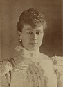 Princess Mary, Duchess of York, later Queen of Great Britain. Mids 1890s | Queen mary, Princess ...