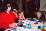 Michael Jackson with son and daughter - Birthday Michael Jackson Rare ...