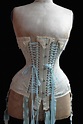 Inhabituel corset sans laçage arrière vers 1905 Falbalas | Edwardian ...