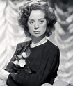 Elsa Lanchester – Movies, Bio and Lists on MUBI