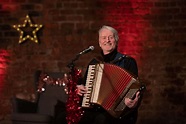 Phil Cunningham’s Christmas Songbook goes online