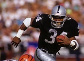Bo Jackson's Most Shocking Sports Feat Didn't Come in Baseball or Football