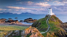 Tŵr Mawr lighthouse on Llanddwyn Island in Anglesey, North Wales | Peapix