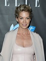 Jenna Elfman Hot Bikini Images – Looking Very Sexy In Short Hair