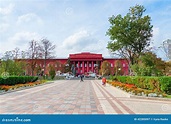 Edificio Rojo Principal De La Universidad Nacional De Kiev, Ucrania ...