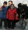 Jim and Kerri Caviezel with their Children in China 2007 | Jim caviezel ...