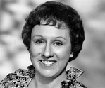 Jean Stapleton Biography - Facts, Childhood, Family Life of Actress
