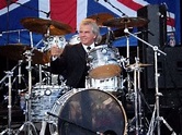 73 YEAR OLD *AMAZING DRUMMER* - Barry Whitwam from the Herman's Hermits ...