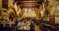 Prag: Legendäre Biertour mit Abendessen | GetYourGuide