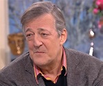 Stephen Fry Biography - Facts, Childhood, Family Life & Achievements