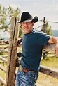 Aaron Watson Expands “The Red Bandana” Tour – 16 New Dates On Sale Now ...