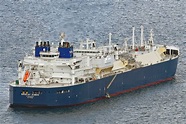 LNG-Tanker NIKOLAY ZUBOV (IMO 9768526) am 4.11.2019 in der Bucht von ...