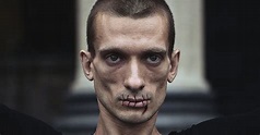 Piotr Pavlenski – Bouche cousue / Fixation/ Séparation | Esthétique du choc