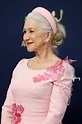 Helen Mirren’s Grey Hair and Pink Makeup Are A Perfect Match At The Sag ...