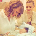 Taylor Swift conhece o afilhado Leo Thames, filho da atriz Jamie King ...