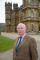 Julian Fellowes Discusses a Season of Comings and Goings at 'Downton ...