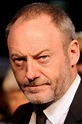 Liam Cunningham — Biografi Aktor, Film, Penghargaan & Fakta