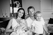 The Räikkönen family. : formula1 Kimi Raikkönen, Ayrton Senna Helmet ...