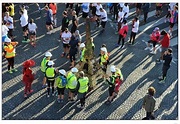 Parigi, per la mezza maratona d’autunno in 30 mila sotto l’Eiffel ...