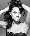 women of the 90s | Angelina jolie young, Angelina jolie, Angelina jolie ...
