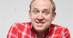 Review: Tim Vine delivers a live wire set in Cardiff during a knockout ...