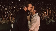 Matty Healy of The 1975 Kisses His Bandmate Ross MacDonald Onstage ...